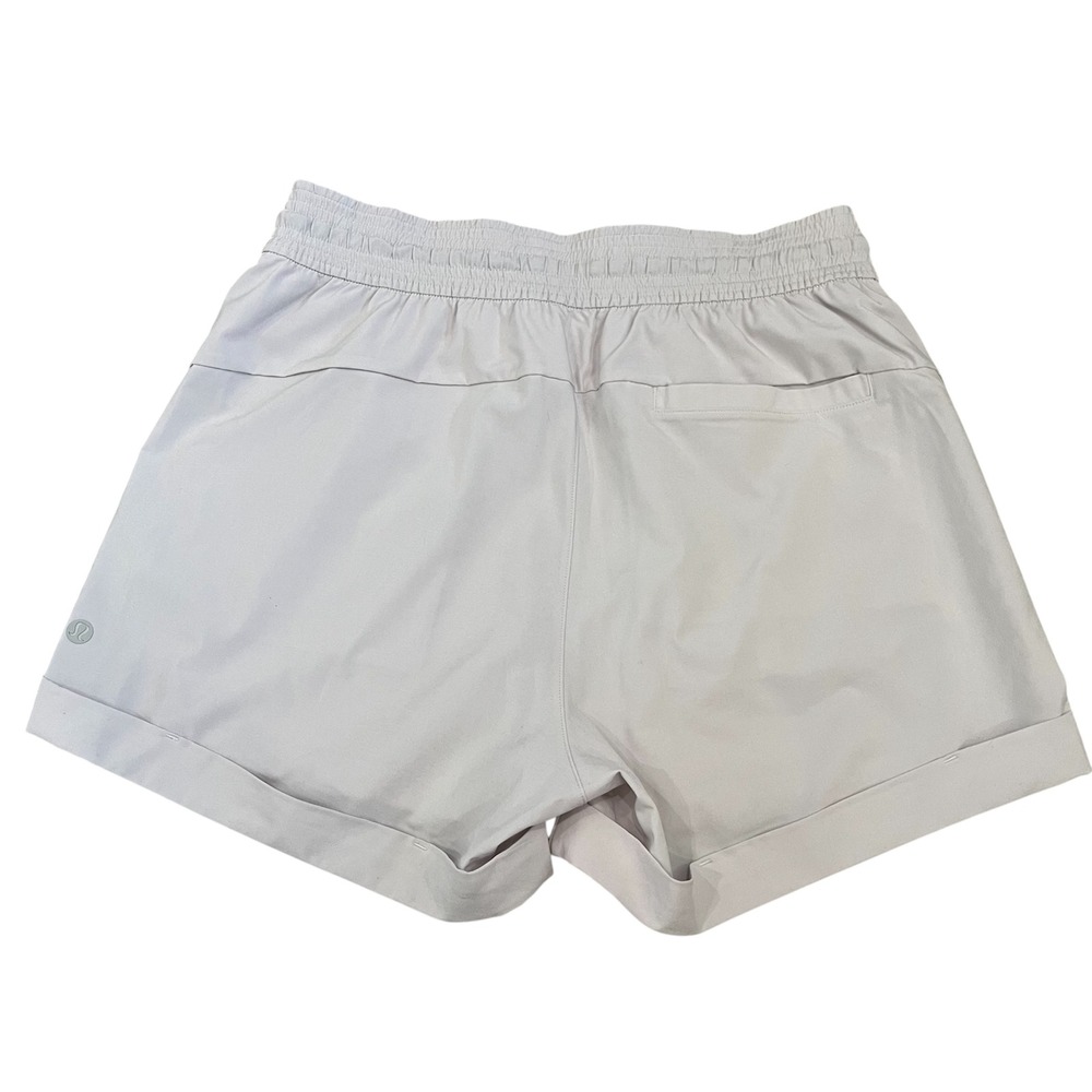 Lululemon Spring Break Away Shorts 3" Chrome Sz 6 W7ASHS Summer Active Workout